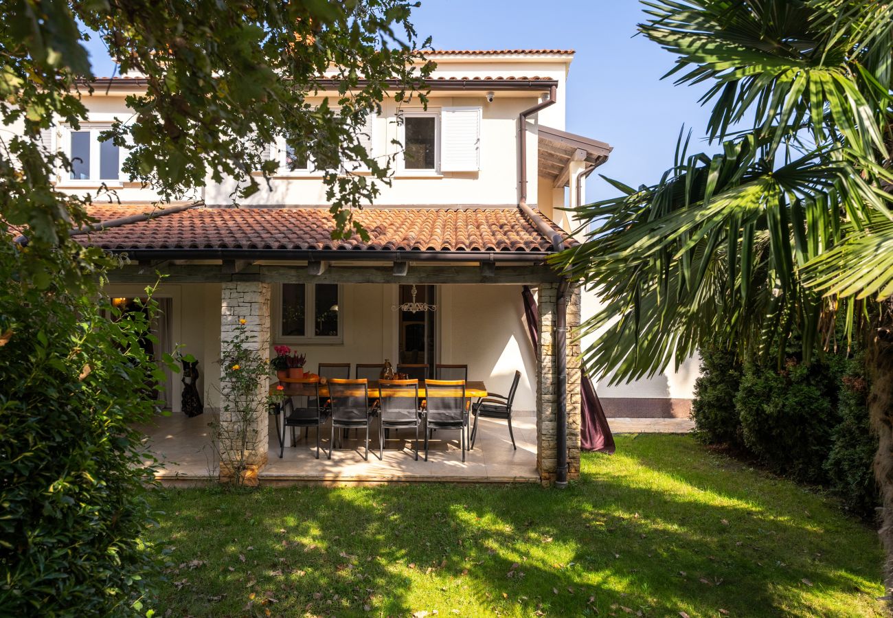 Villa in Porec - Villa Duga in Poreč for 12 people with sea view & only 1,2 km from beach