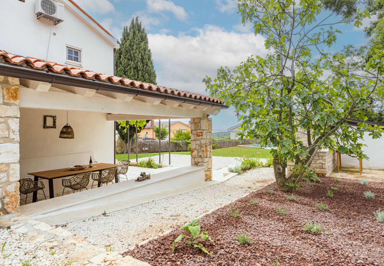 Villa in Peruški - Casa Mirna for 7 people near Pula with sea view & only 2 km from the sea