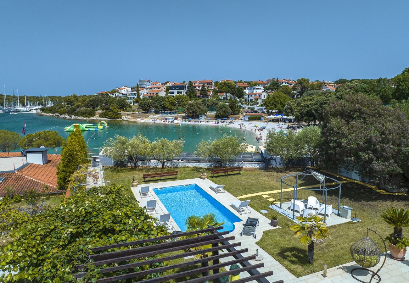 Villa in Pula - Villa Contessa Del Mar in Pula for 7 people only 200 meters from the beach & pet friendly