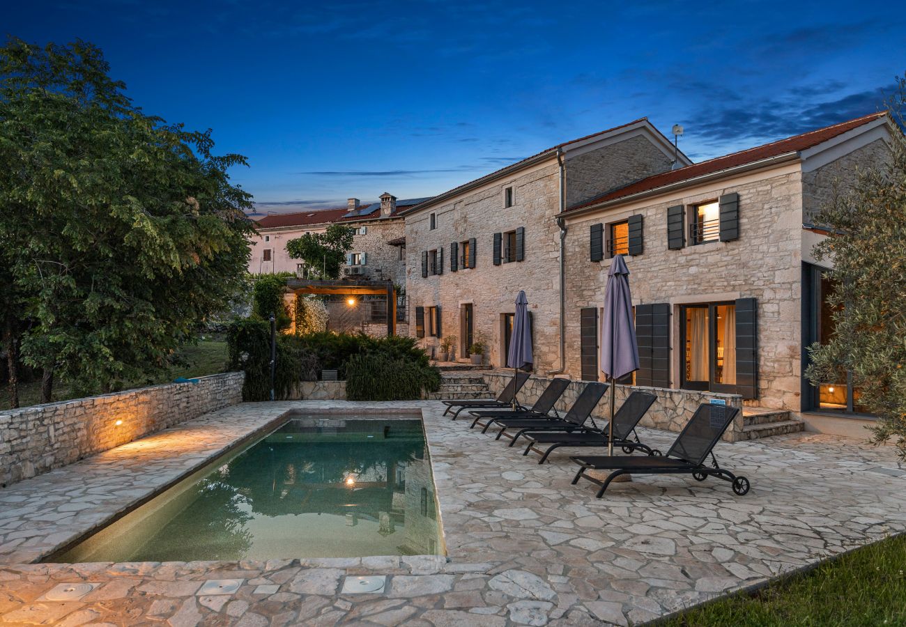 Villa in Butkovici - Casa 42 pet friendly for 9 people in Central Istria with salt - water pool