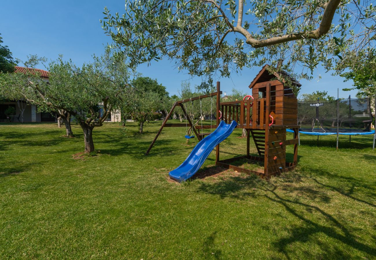 Villa in Brtonigla - Villa LV near Novigrad for 8 people spa & children playground only 1.5 km from beach