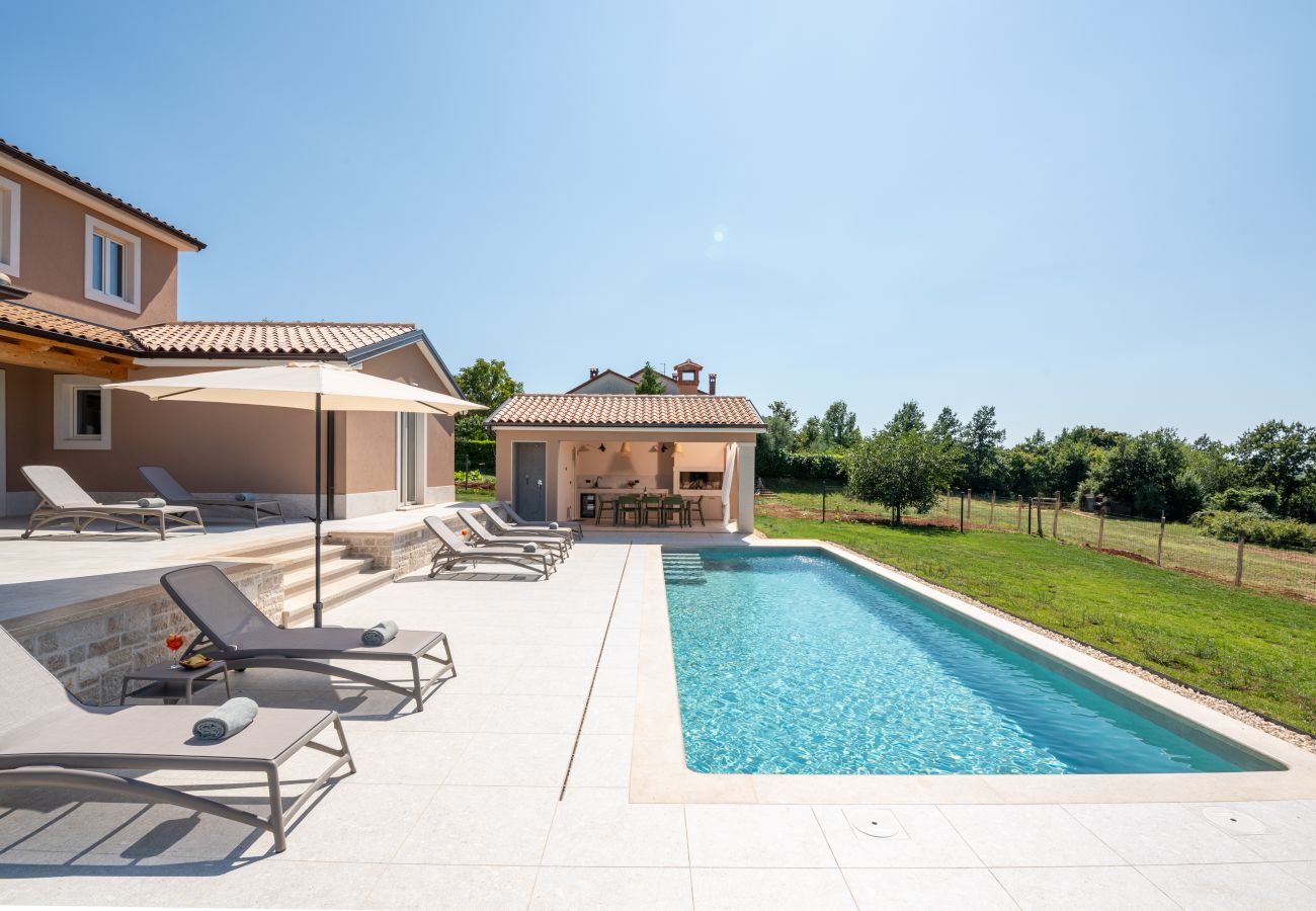 Villa in Pazin - Villa Vita Pazin in Central Istria for up to 8 people with private pool, playground & beautiful garden