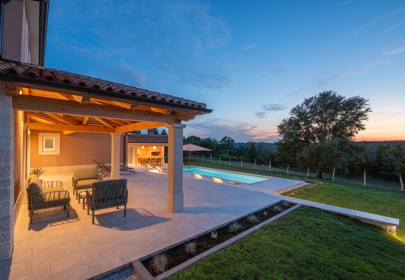 Villa in Pazin - Villa Vita Pazin in Central Istria for up to 8 people with private pool, playground & beautiful garden