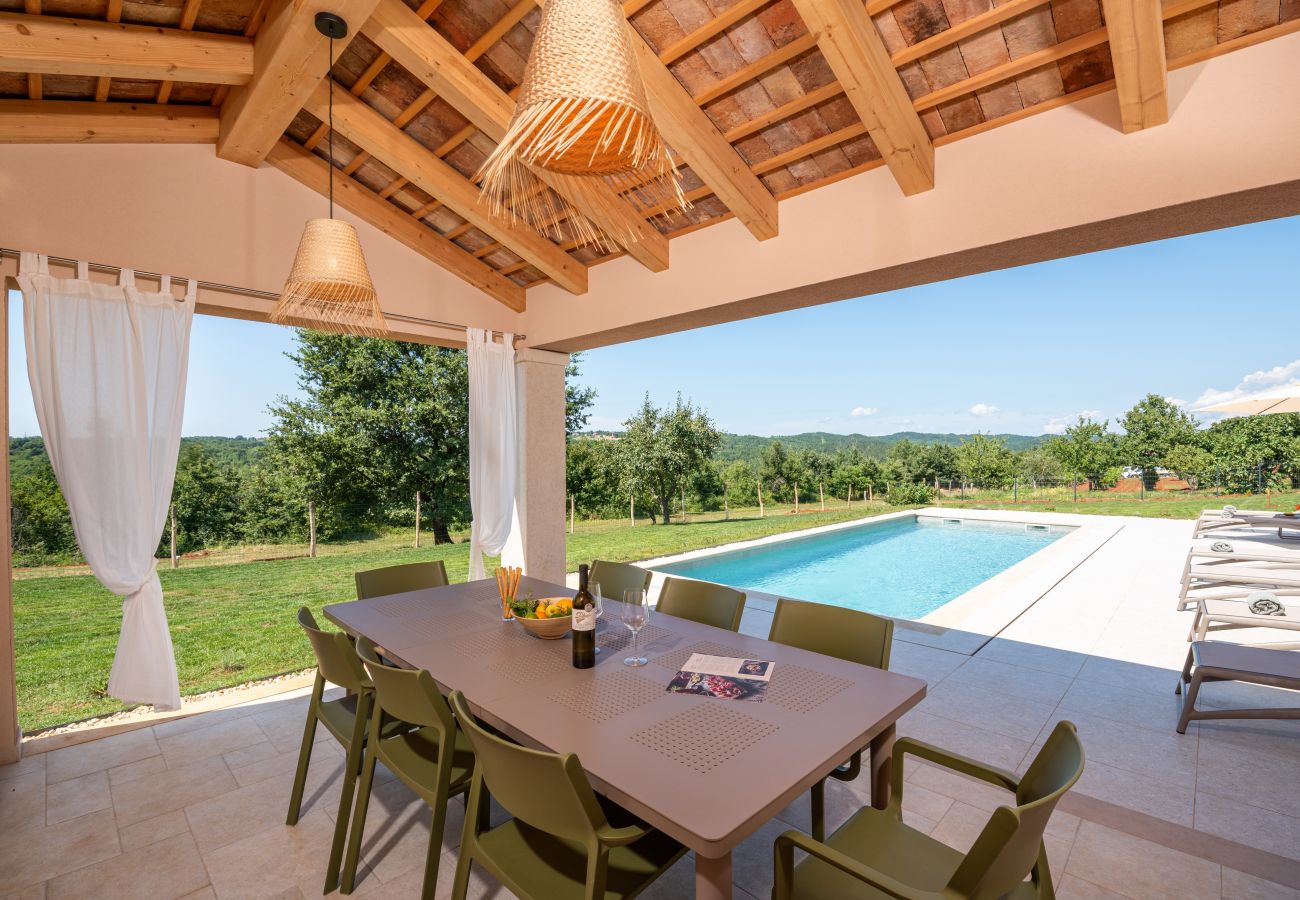 Villa in Pazin - Villa Vita Pazin in Central Istria for up to 8 people with private pool, playground & beautiful garden