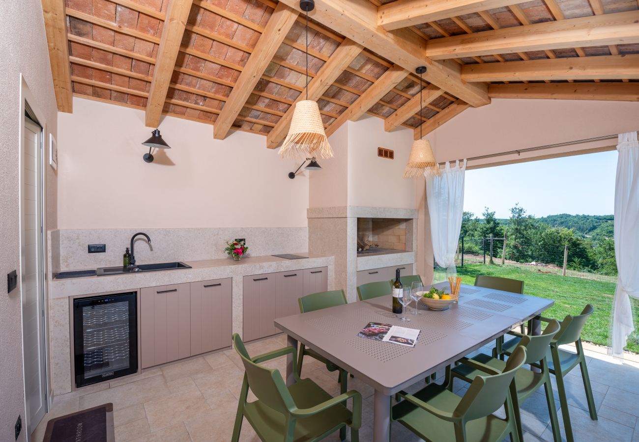 Villa in Pazin - Villa Vita Pazin in Central Istria for up to 8 people with private pool, playground & beautiful garden