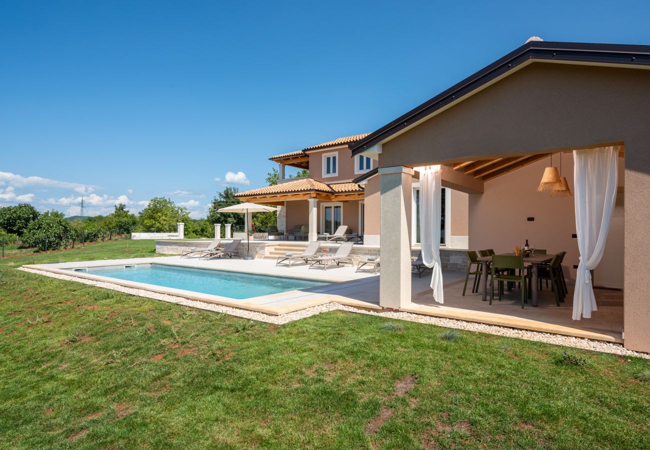 Villa in Pazin - Villa Vita Pazin in Central Istria for up to 8 people with private pool, playground & beautiful garden