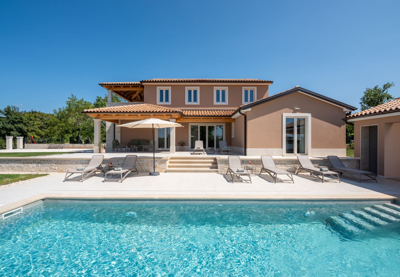 Villa in Pazin - Villa Vita Pazin in Central Istria for up to 8 people with private pool, playground & beautiful garden