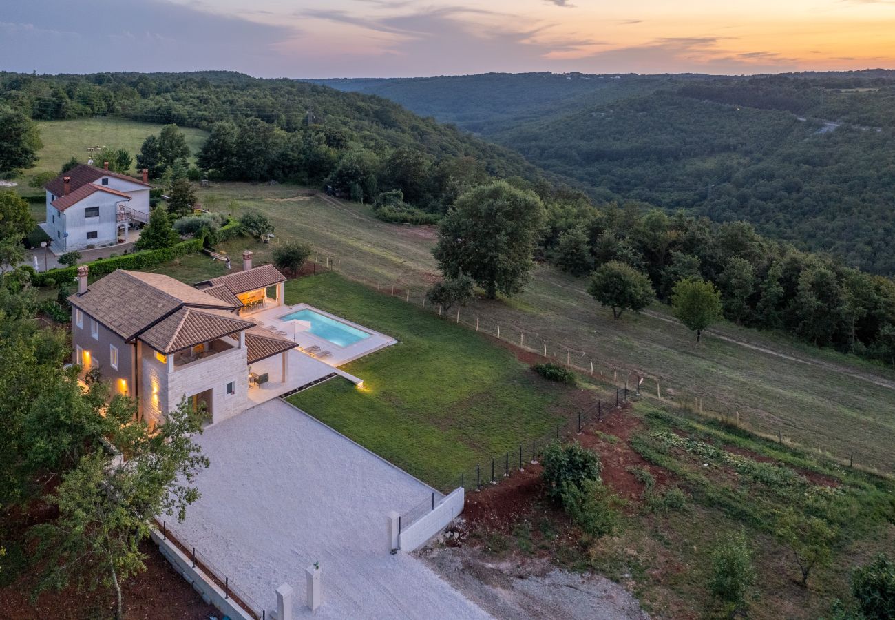 Villa in Pazin - Villa Vita Pazin in Central Istria for up to 8 people with private pool, playground & beautiful garden