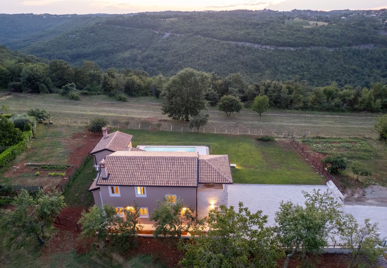 Villa in Pazin - Villa Vita Pazin in Central Istria for up to 8 people with private pool, playground & beautiful garden