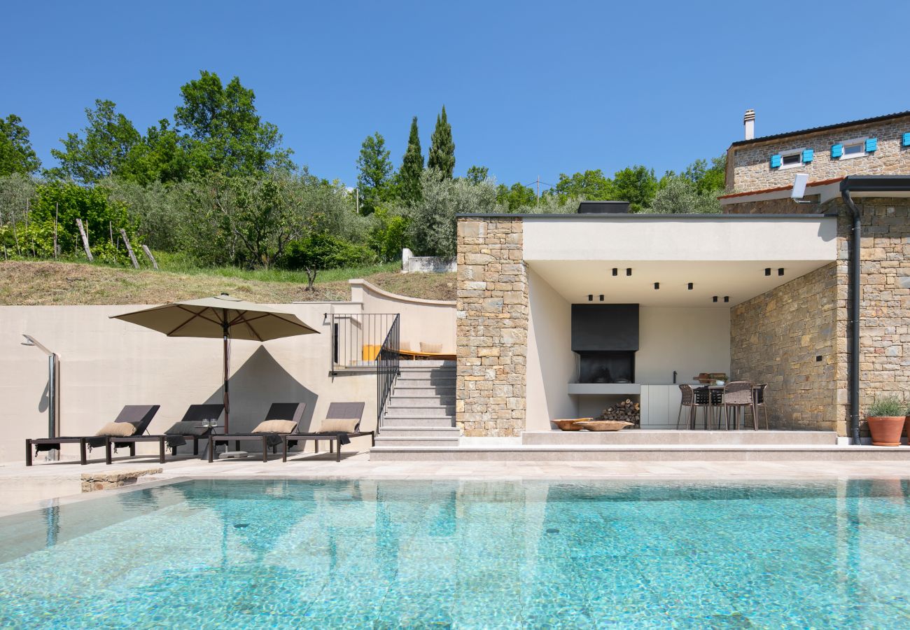 Villa in Livade - Villa Panorama del Tartufo for 6 people in Central Istria with spa & truffle hunting experience