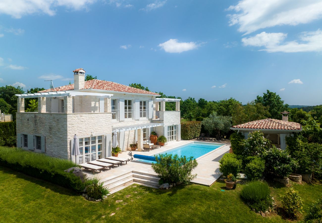 Villa in Višnjan - Villa Moonlight 1 near Poreč for 9 person - pet friendly with large garden, playground & 50 m2 pool