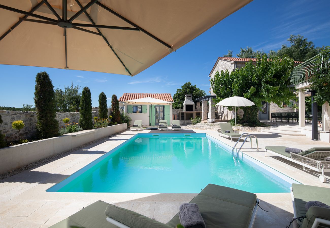 Villa in Bale - Villa Stanza Campitelli for up to 21 people in Central Istria with private pool and pet friendly