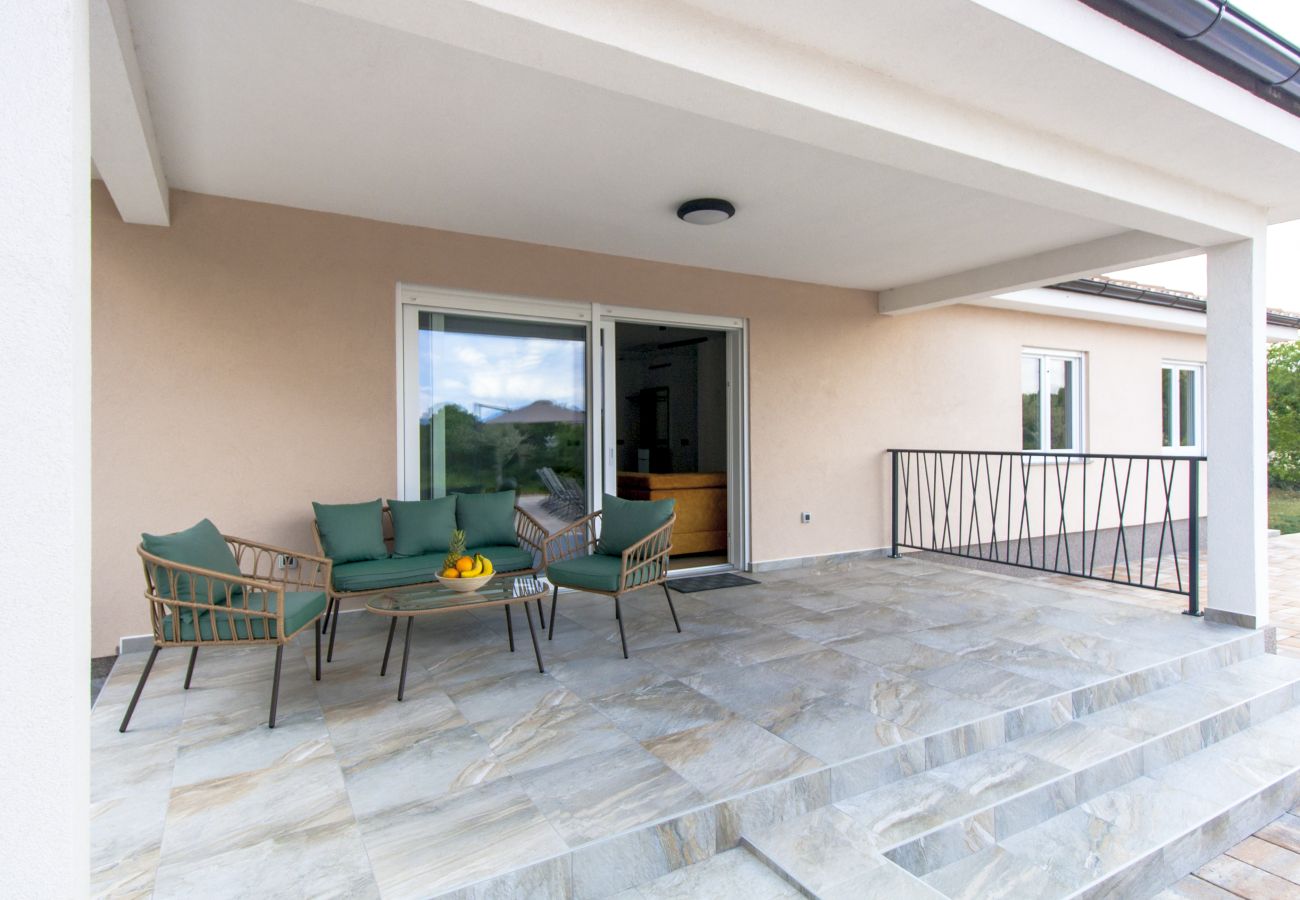 Villa in Raša - Villa Fortuna for 7 people near Labin - Rabac with large garden & private pool