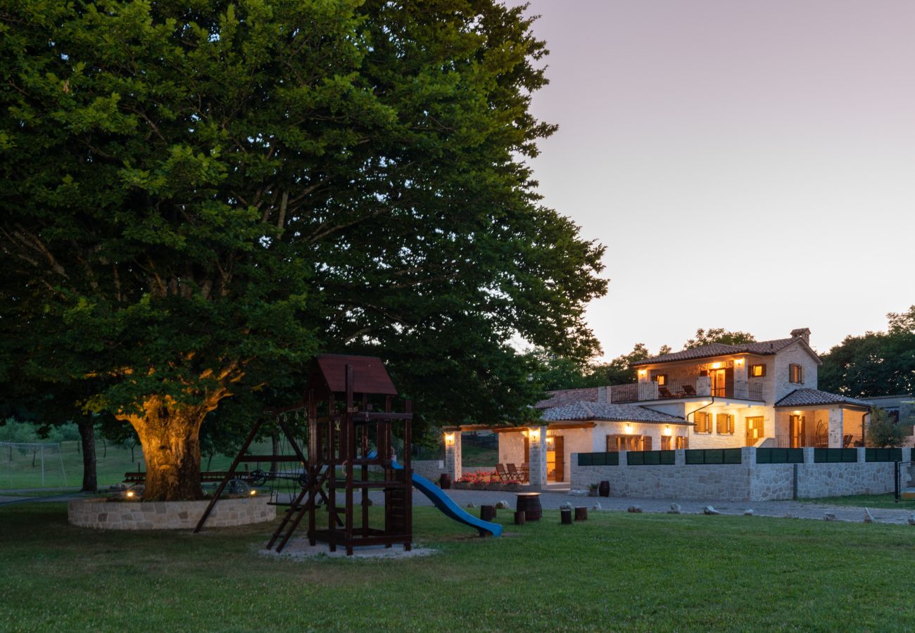 Villa in Šumber - Villa Histra for 7 people in Central Istria - stone house with private pool & playground