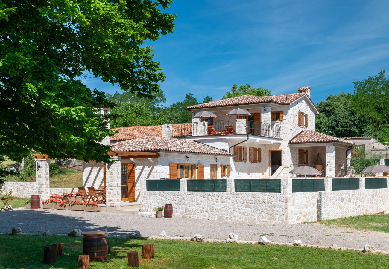 Villa in Šumber - Villa Histra for 7 people in Central Istria - stone house with private pool & playground