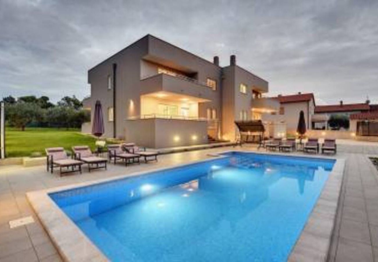 Villa in Pula - Villa Grande T&D for 14 people near Pula with sauna, fitness & heated pool