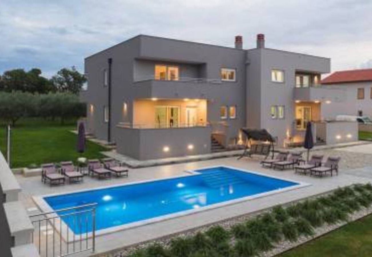 Villa in Pula - Villa Grande T&D for 14 people near Pula with sauna, fitness & heated pool