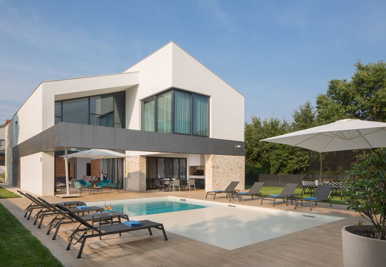 Villa in Ližnjan - Luxury Villa Atria near Pula for 10 people with children playground & heated pool