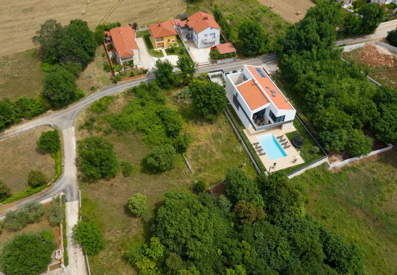 Villa in Ližnjan - Luxury Villa Atria near Pula for 10 people with children playground & heated pool