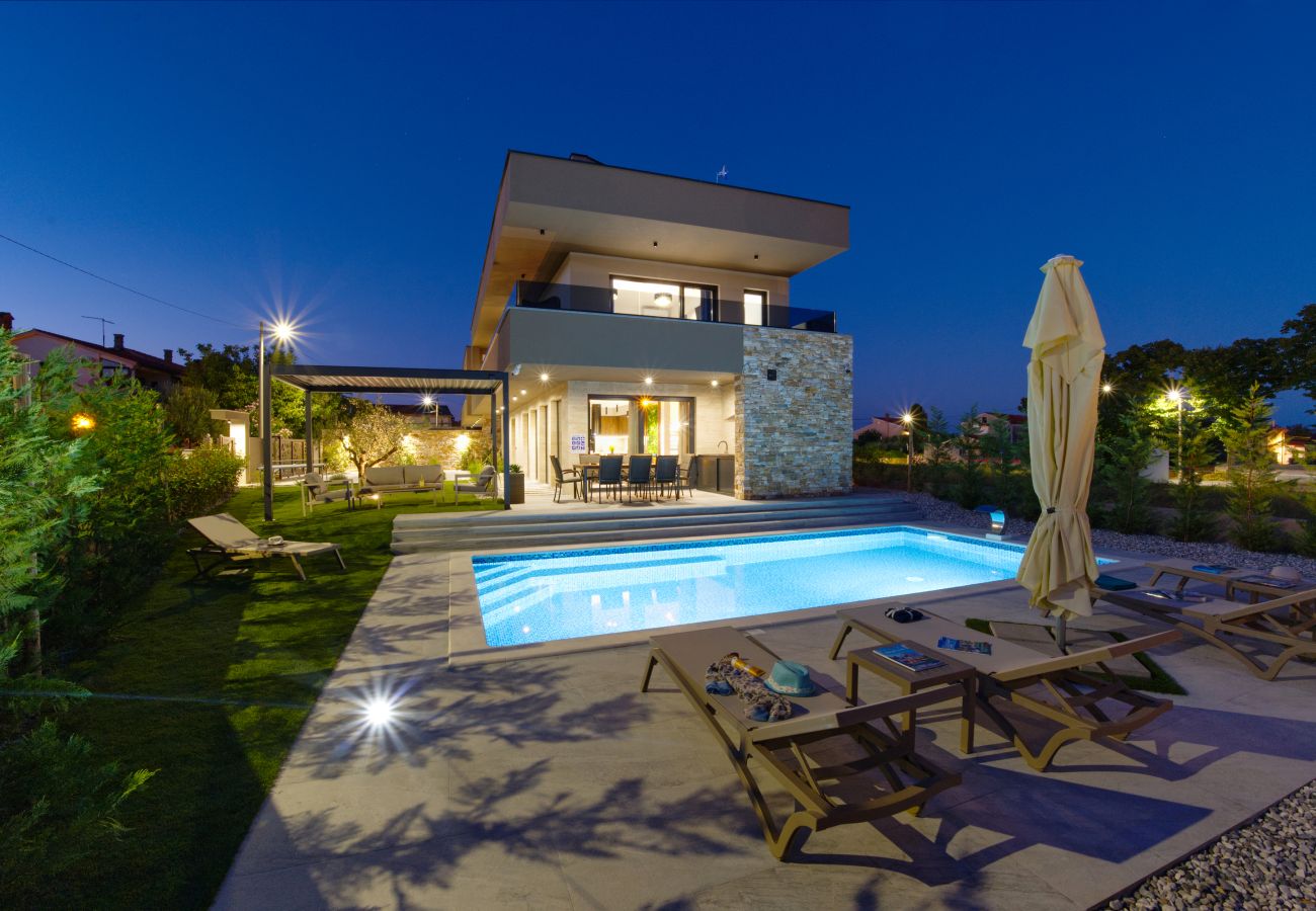 Villa in Marcana - Villa Pieron for 8 people near Pula with heated pool & spa