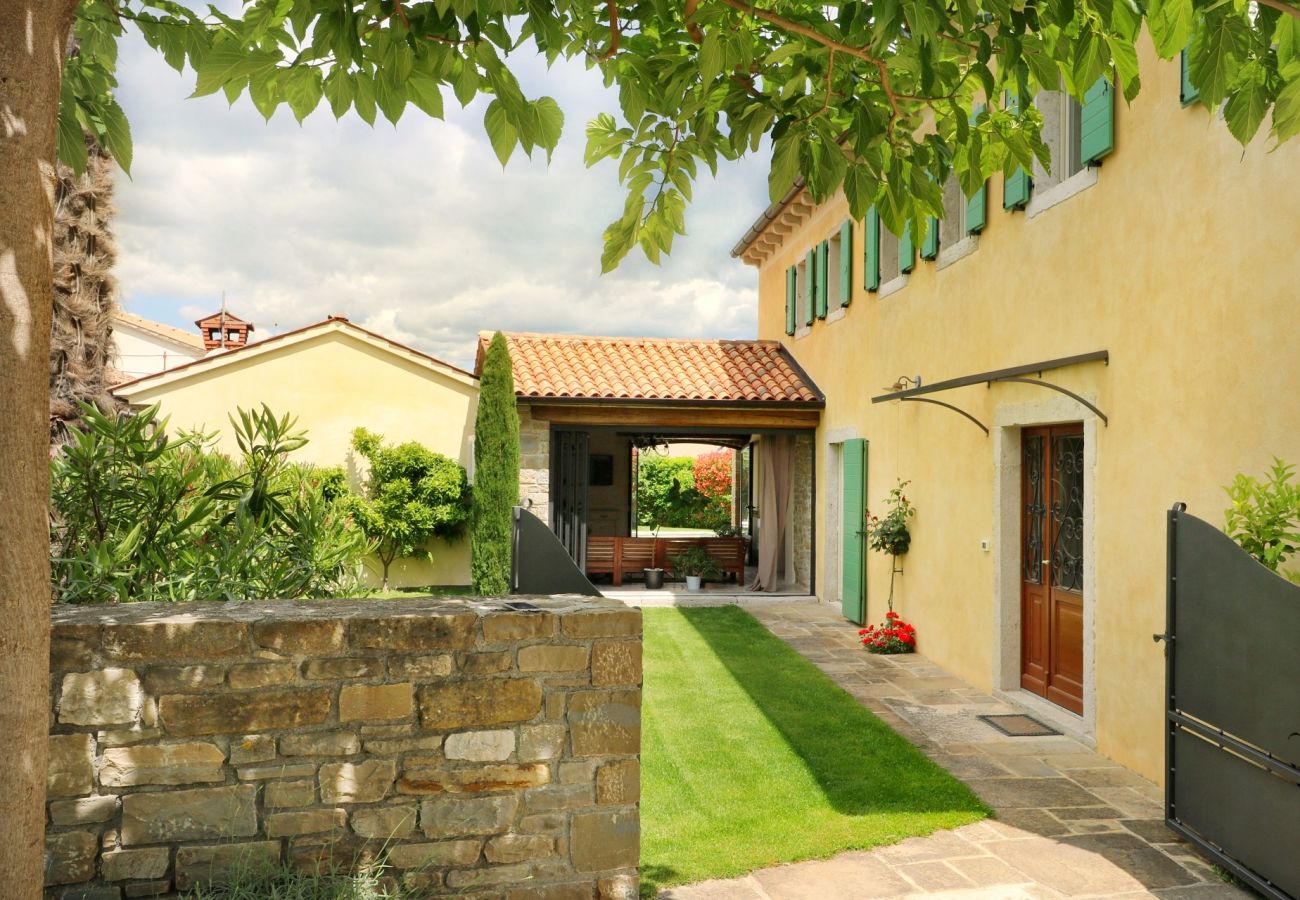 Villa in Kaldir - Villa Benvenuti near Motovun for 8 people - pet friendly with salt - water pool