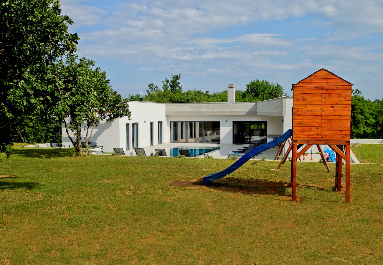 Villa in Želiski - Villa Bateli for 8 people in Central Istria with children playground and salt-water private pool