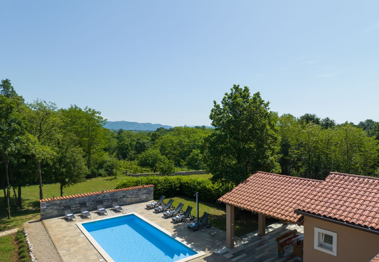 Villa in Sveta Nedelja - Villa St. Nikola for 8 + 2 near Labin - Rabac with jacuzzi & pet friendly