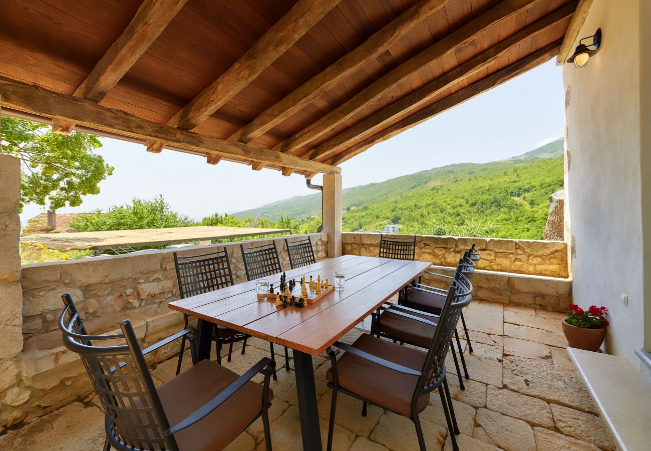 Villa in Mošcenicka Draga - Villa Eugenia for 8 people with private pool & large garden only 3 km from the beach