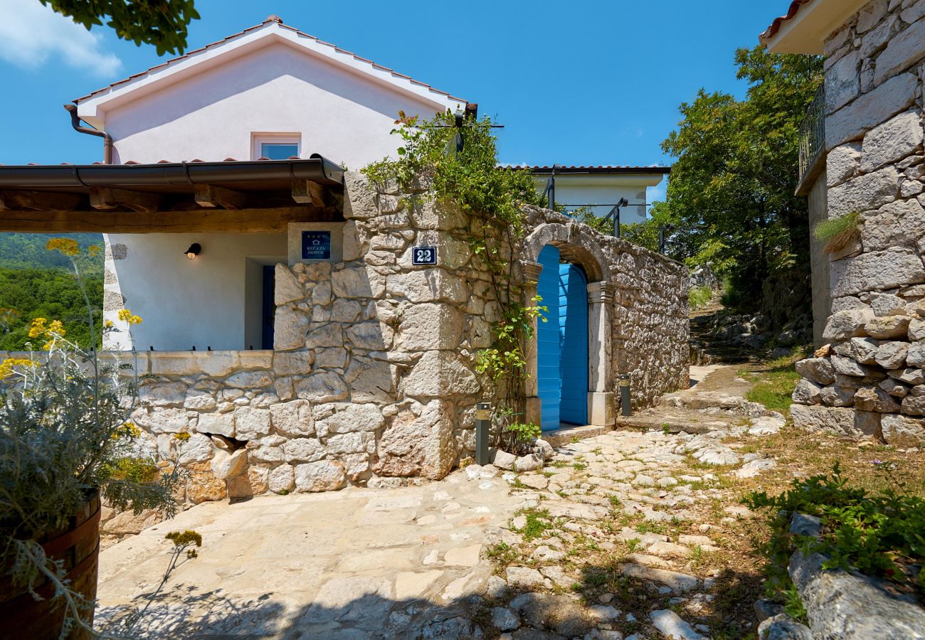 Villa in Mošcenicka Draga - Villa Eugenia for 8 people with private pool & large garden only 3 km from the beach