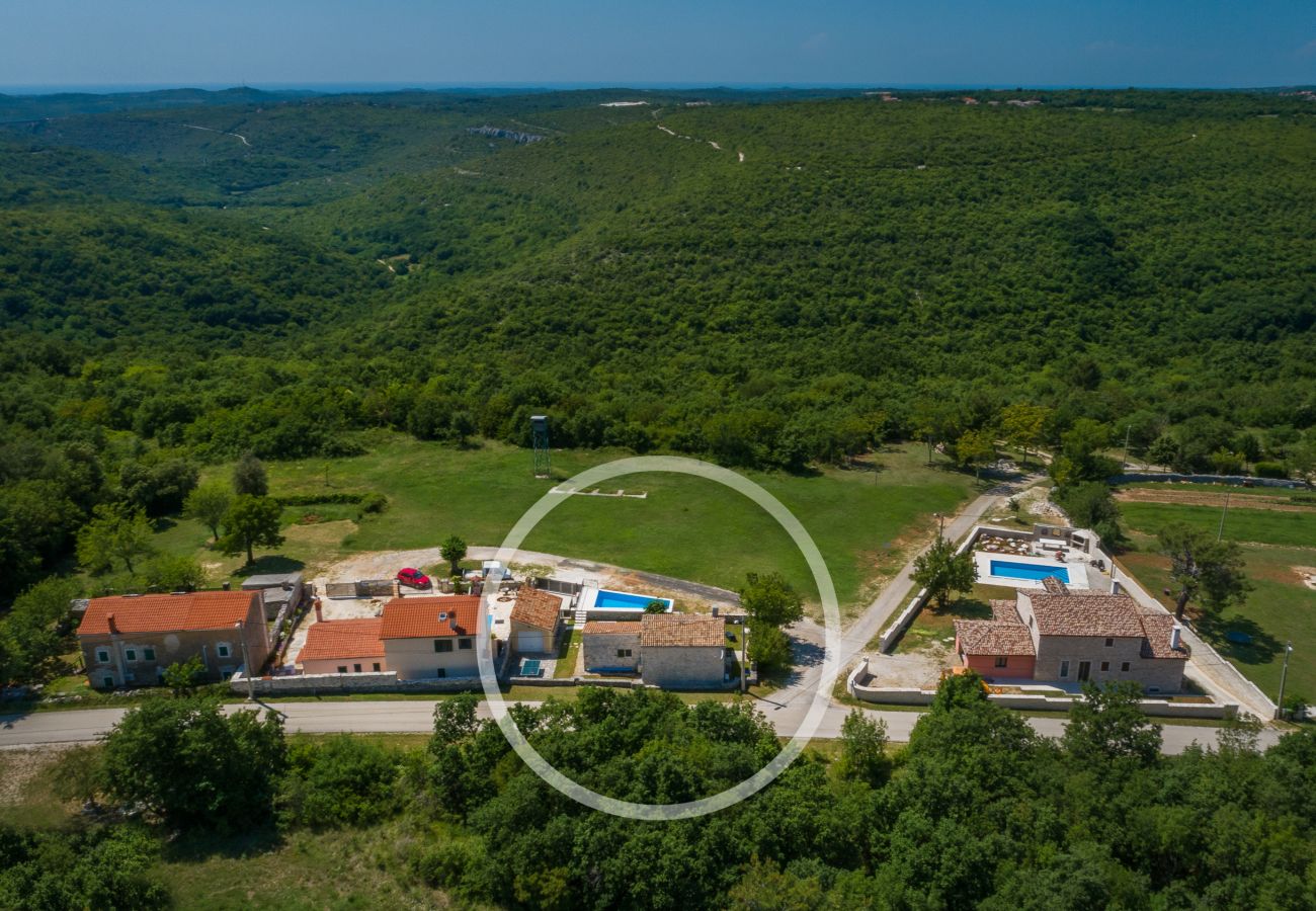 Villa in Kanfanar - Villa Ana Rita for 6 people - beautiful rustical villa with heated pool & jacuzzi in Central Istria