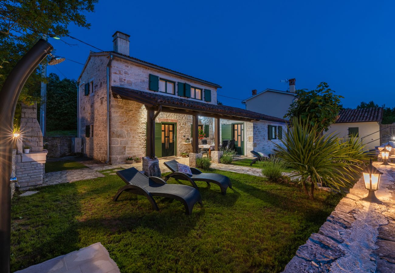 Villa in Kanfanar - Villa Ana Rita for 6 people - beautiful rustical villa with heated pool & jacuzzi in Central Istria