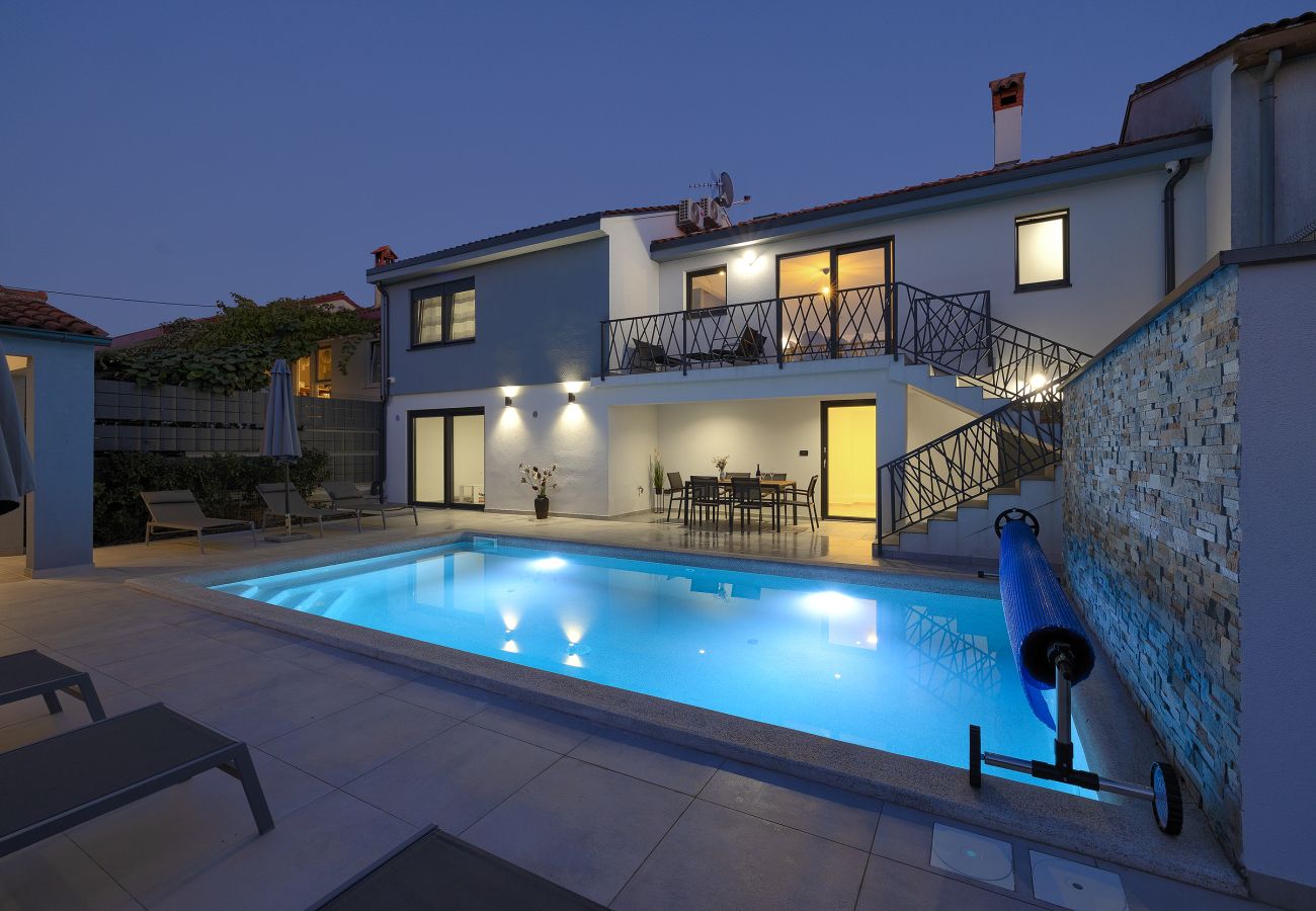 Villa in Štinjan - Villa Meri near Pula for 6 people with heated pool & only 500 m from the beach