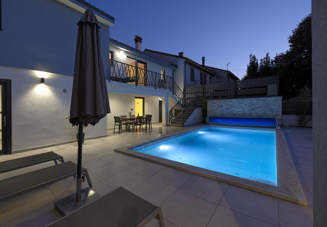 Villa in Štinjan - Villa Meri near Pula for 6 people with heated pool & only 500 m from the beach