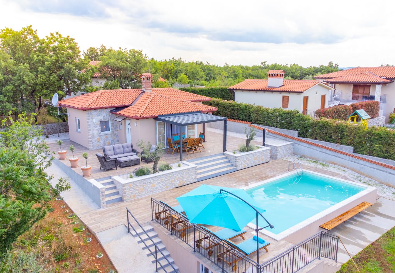 Villa in Salakovci - Villa Krasna Kuća for 5 people near Labin - Rabac with private heated pool