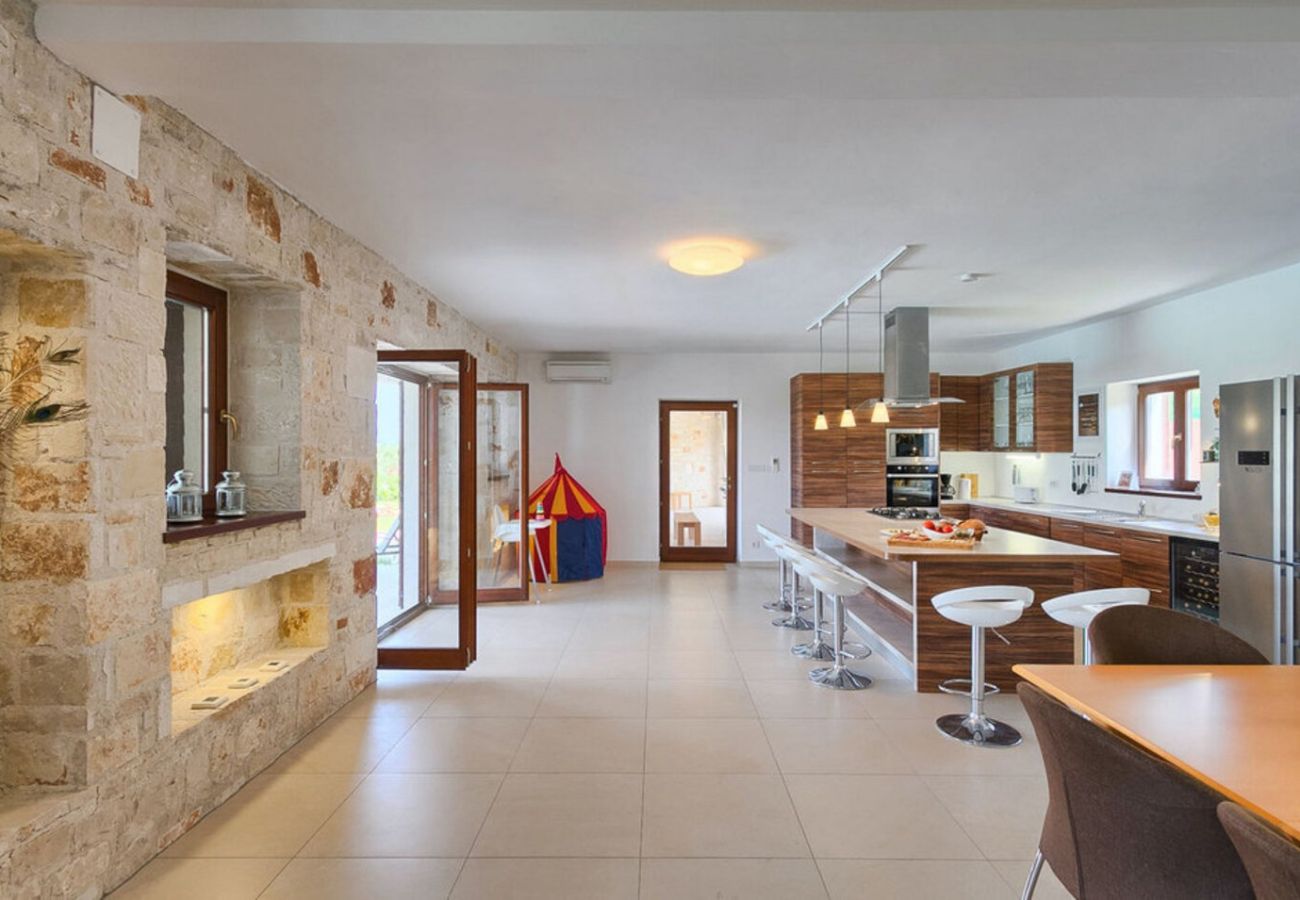 Villa in Vošteni - Villa Dubravka in Central Istria for 11 people - pet friendly with 70 m2 private pool