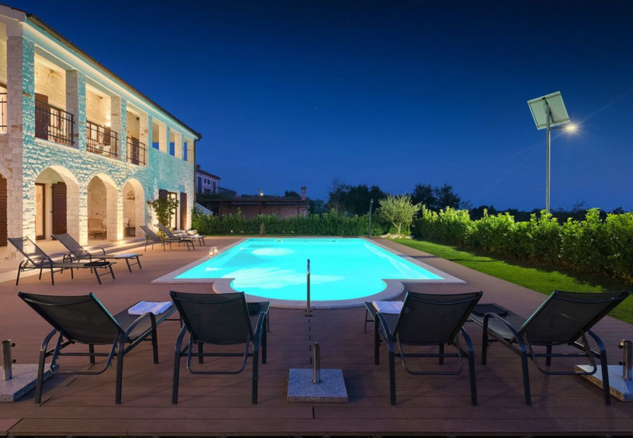 Villa in Vošteni - Villa Dubravka in Central Istria for 11 people - pet friendly with 70 m2 private pool