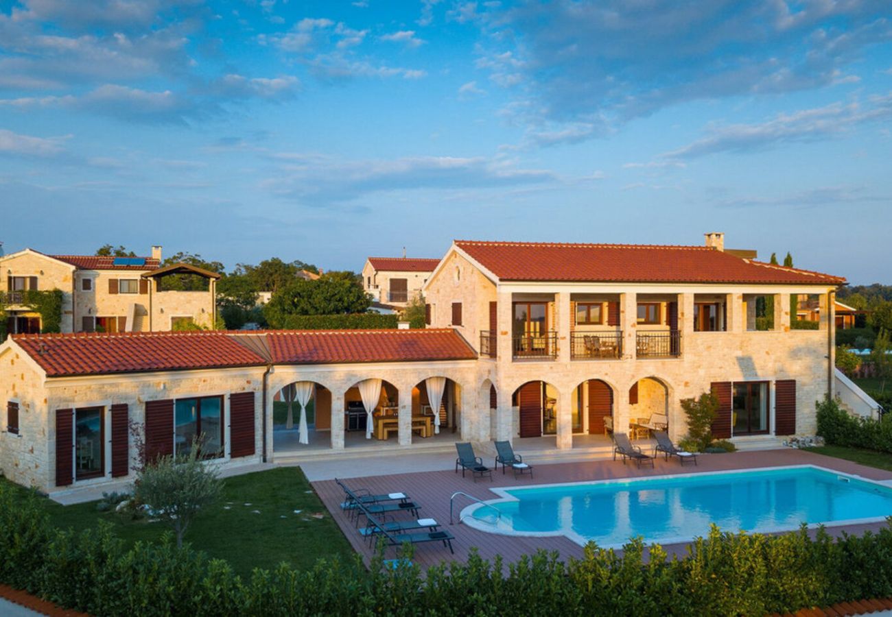 Villa in Vošteni - Villa Dubravka in Central Istria for 11 people - pet friendly with 70 m2 private pool