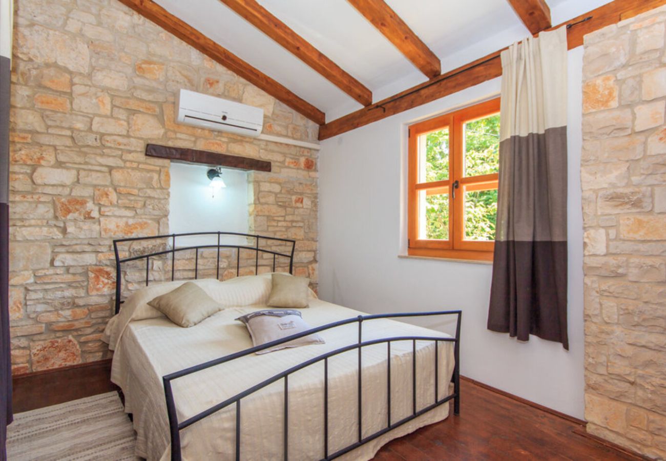 Villa in Divšici - Villa Boduleri for 9 people in Central Istria with private pool & children playground 