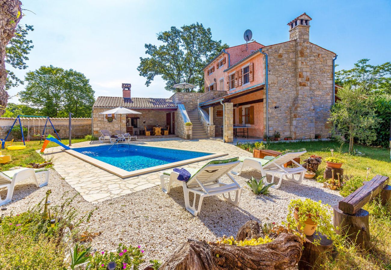 Villa in Divšici - Villa Boduleri for 9 people in Central Istria with private pool & children playground 