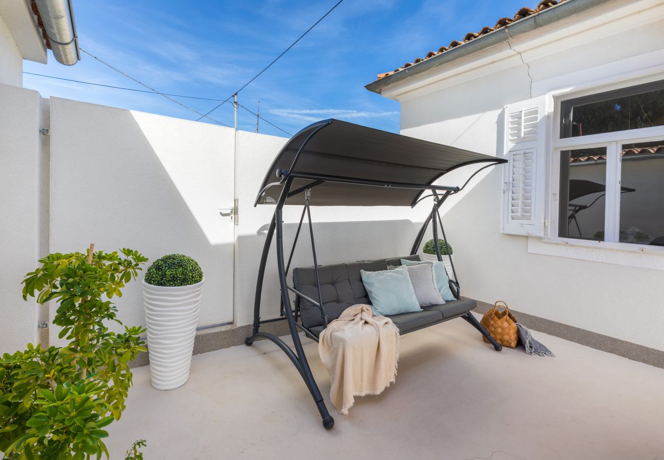 Villa in Pula - Villa Amia in Pula for 6 people with jacuzzi & kids playground - pet friendly