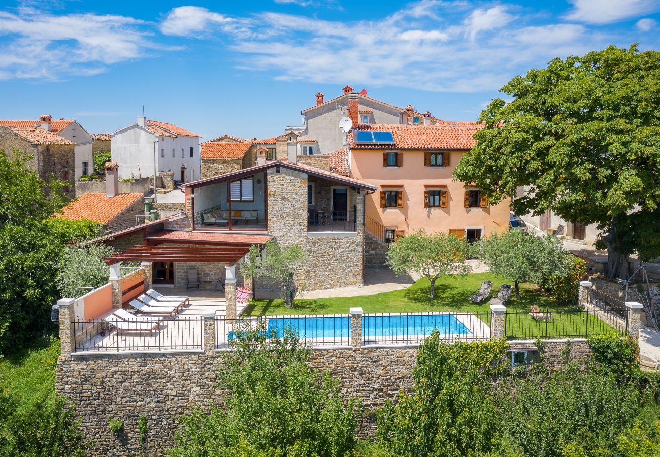 Villa in Zamaski Dol - Villa Zamask for 7 people in Central Istria with jacuzzi & sauna