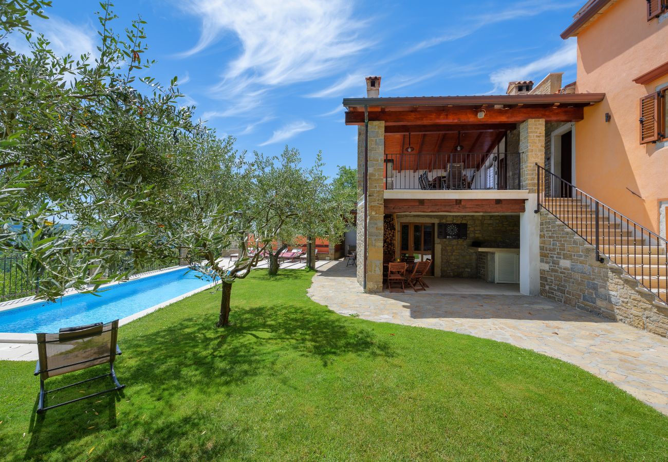 Villa in Zamaski Dol - Villa Zamask for 7 people in Central Istria with jacuzzi & sauna