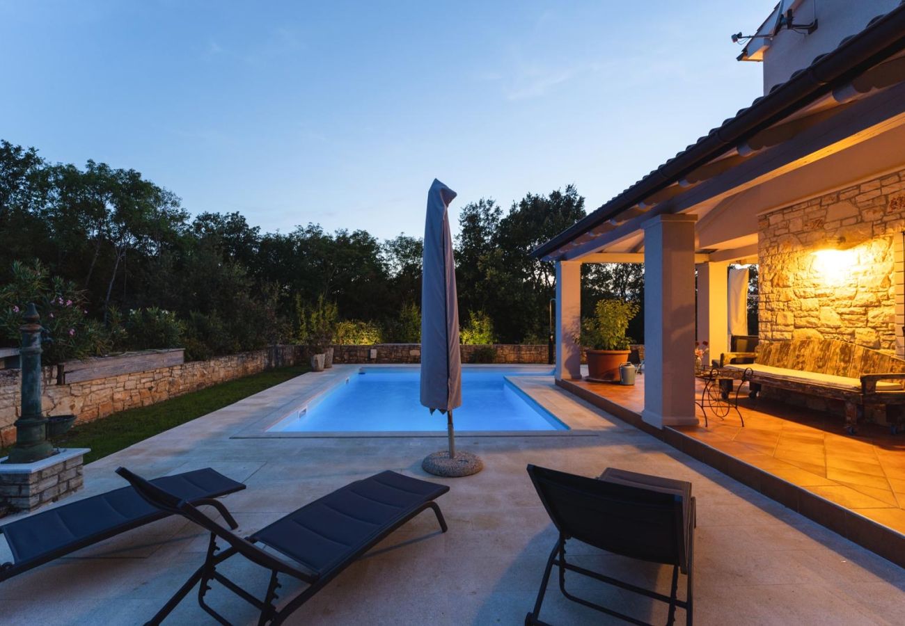 Villa in Kontešici - Villa Emely for 8 people near Poreč with heated pool & jacuzzi