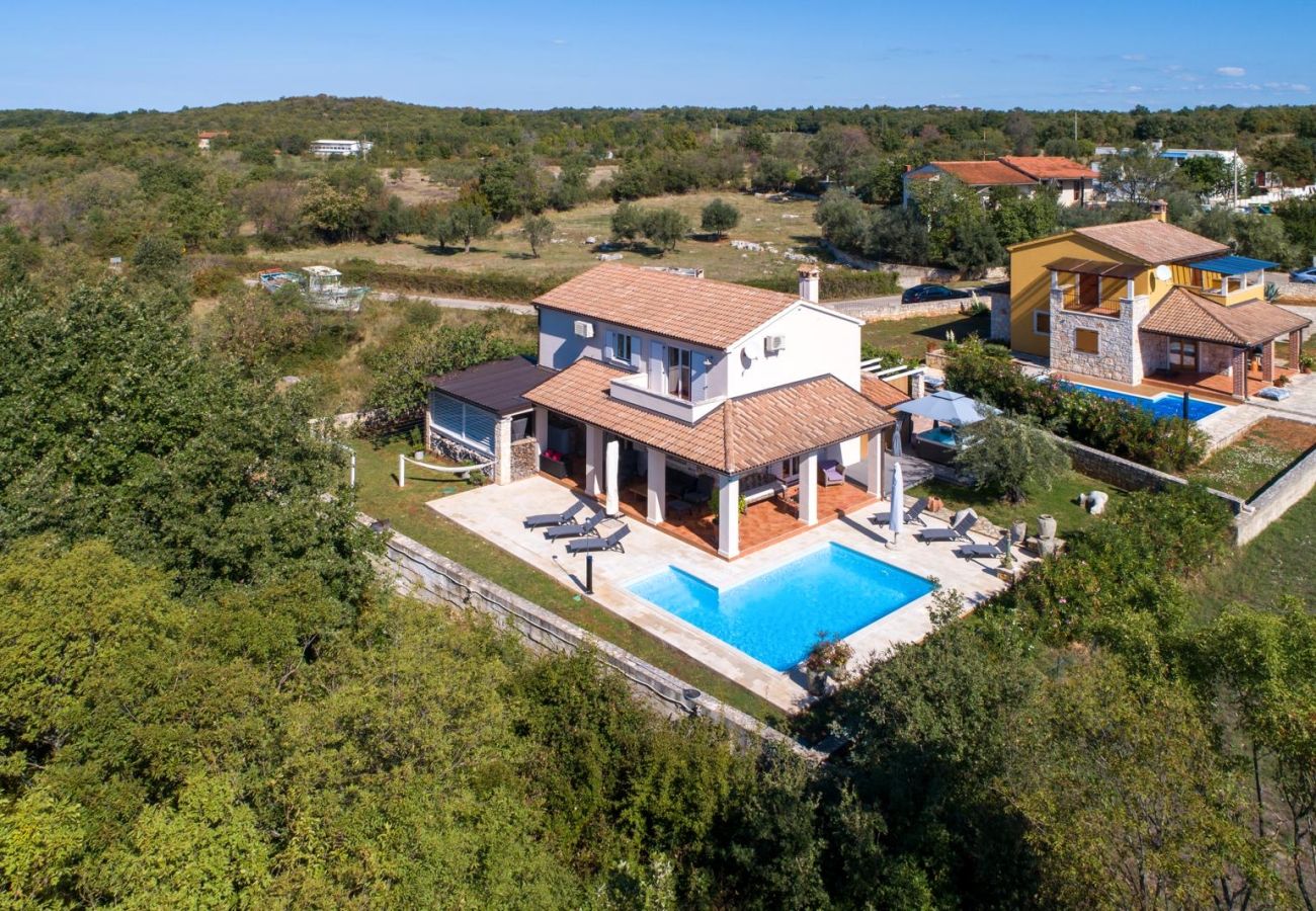 Villa in Kontešici - Villa Emely for 8 people near Poreč with heated pool & jacuzzi