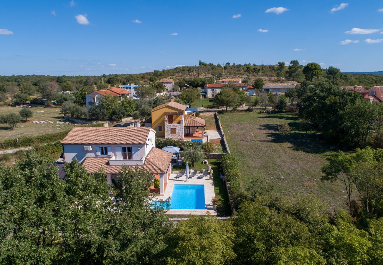 Villa in Kontešici - Villa Emely for 8 people near Poreč with heated pool & jacuzzi