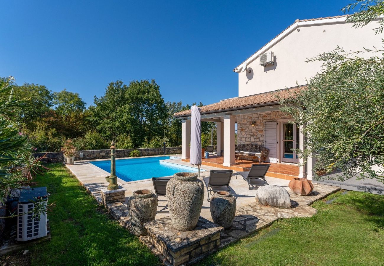 Villa in Kontešici - Villa Emely for 8 people near Poreč with heated pool & jacuzzi