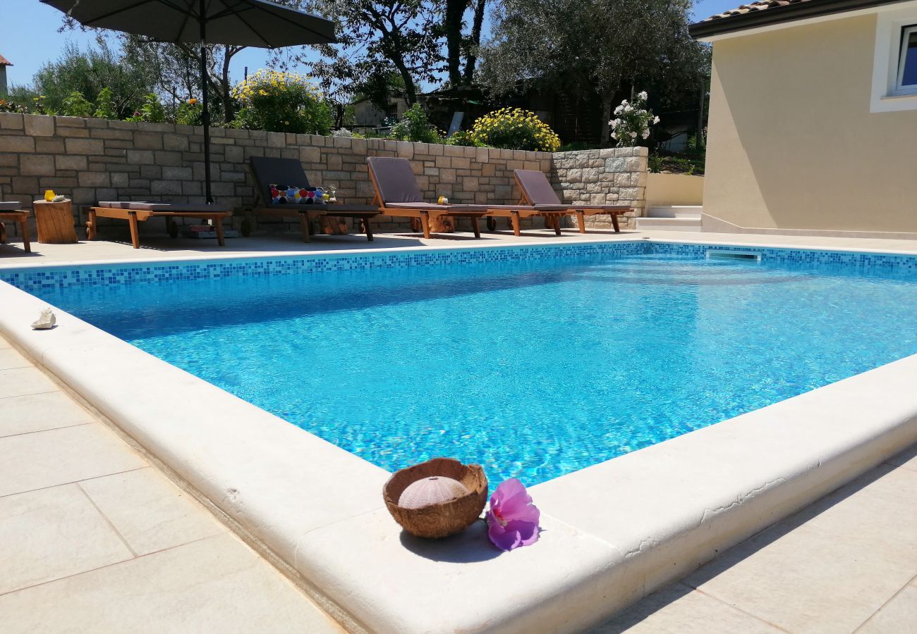 Villa in Umag - Villa Stella Juricani for 6 people near Umag with private pool only 4 km from the beach