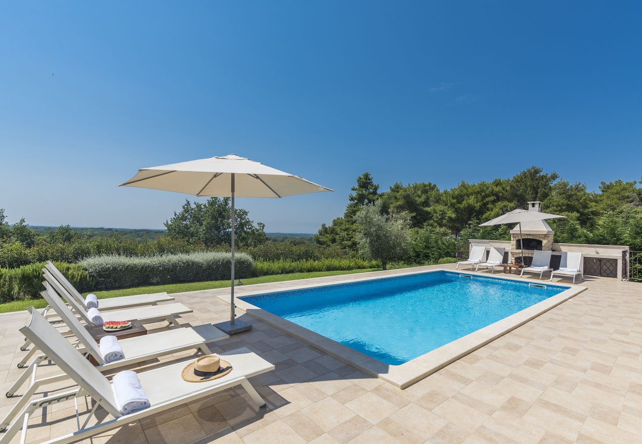 Villa in Višnjan - Villa Sterpazzi for 8 people near Poreč with 38 m2 heated pool, sea view & wellness