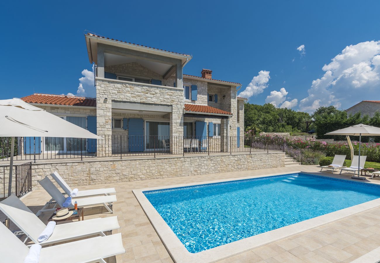 Villa in Višnjan - Villa Sterpazzi for 8 people near Poreč with 38 m2 heated pool, sea view & wellness