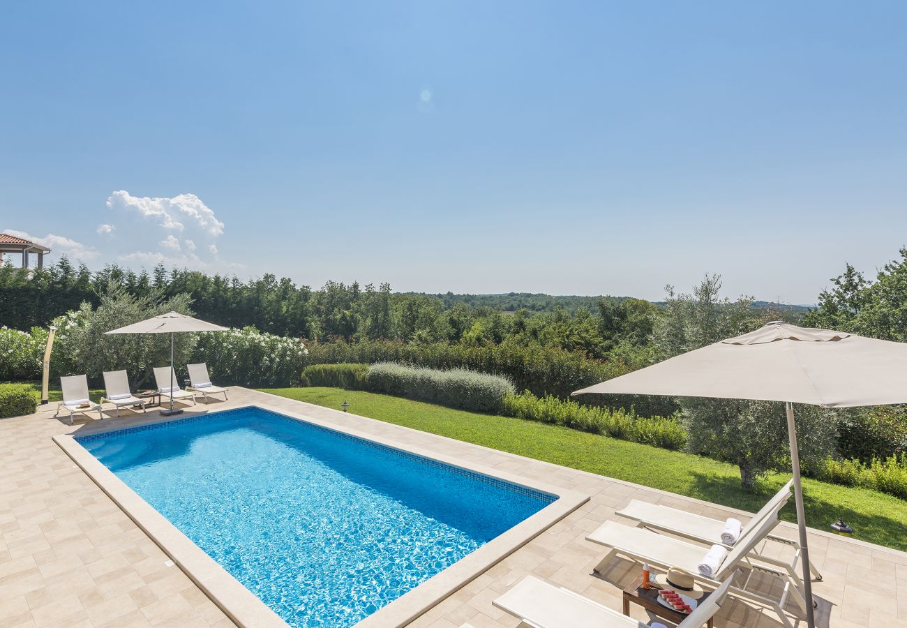 Villa in Višnjan - Villa Sterpazzi for 8 people near Poreč with 38 m2 heated pool, sea view & wellness